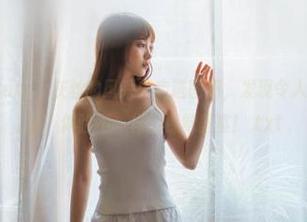 感受Hana Bunny灰丝的风采：走进图库，发现令人惊艳的写真作品，体验不一样的视觉盛宴！.txt